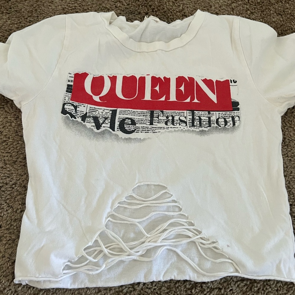 Crop top ripped tshirt